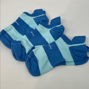 NBW Feetures High Performance Ultra Light Sock - No Show Socks- Medium